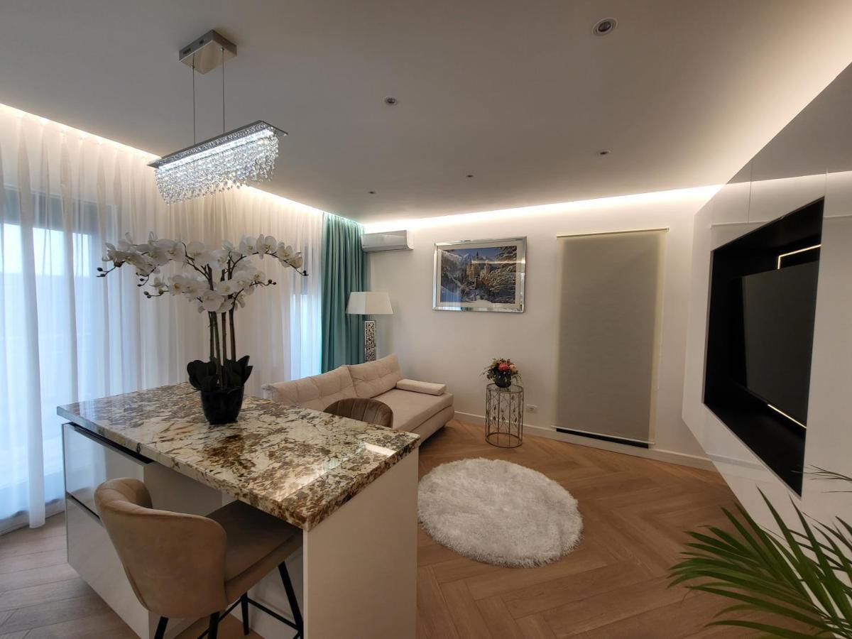 Grozavesti Luxury Apartment With 2 Rooms Bucharest Exterior photo